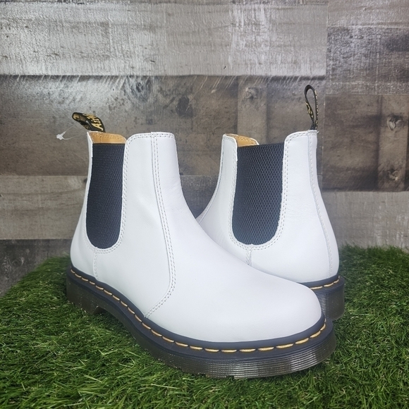 New Dr. Martens 2976 Yellow Stich Smooth Leather Chelsea Boots